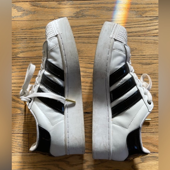 Adidas Superstar Bold, Women’s Size 9 - Picture 2 of 3